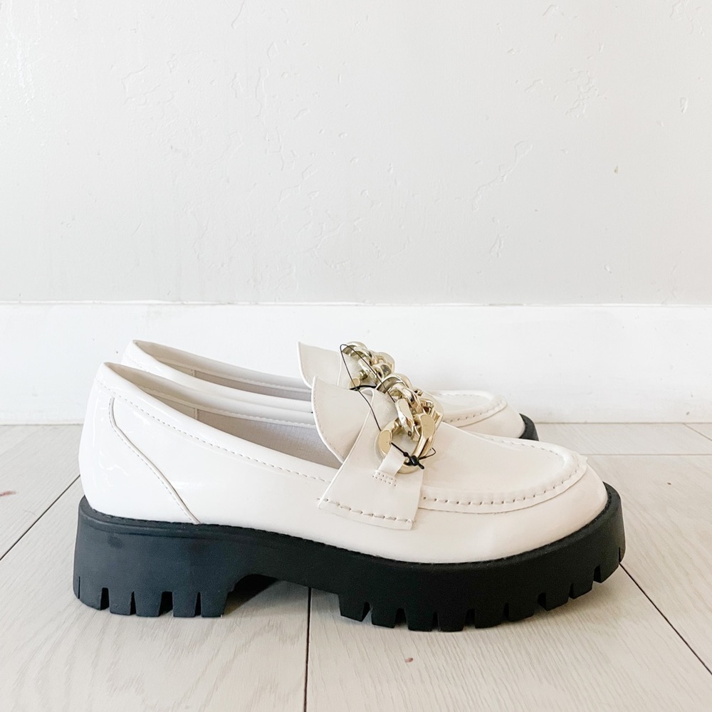 Forever21 white chunky loafer. New! New!!! Fast shipping size 8